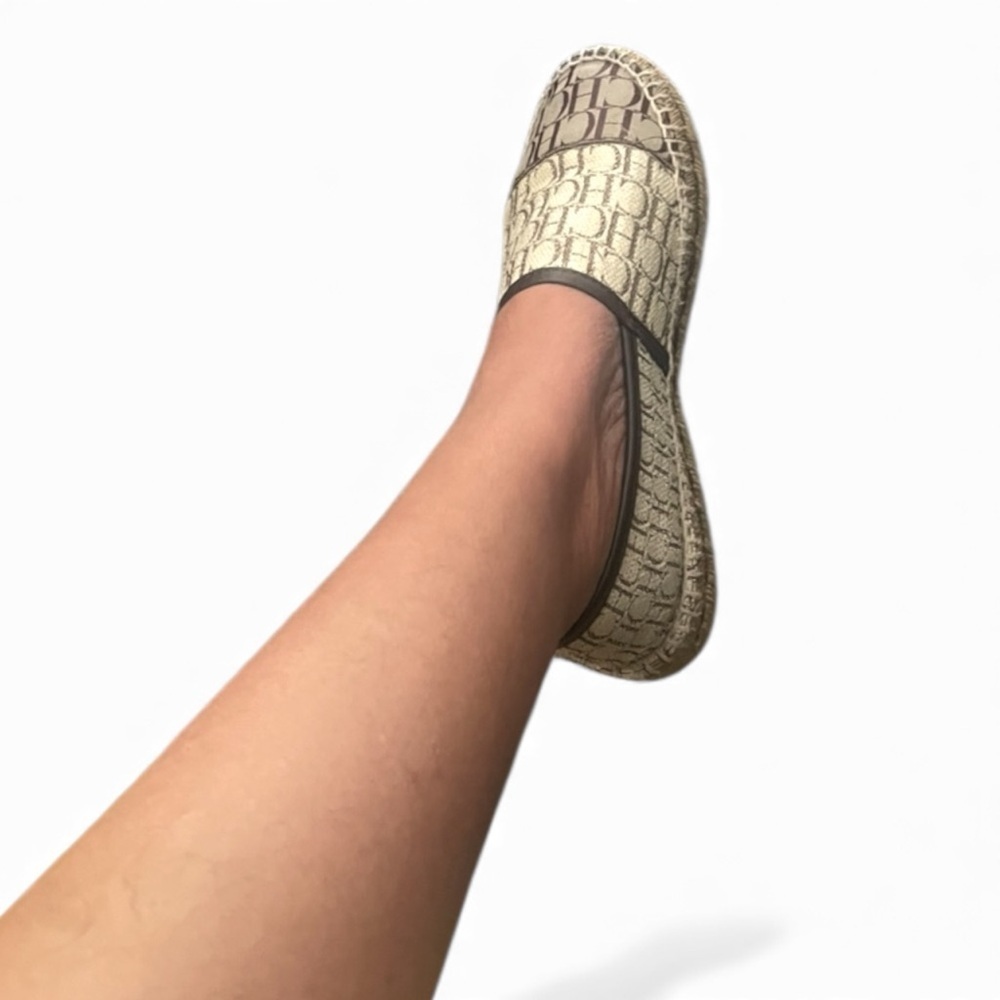 Carolina Herrera Gray and Cream CH Logo Espadrilles 39/8 - Picture 7 of 9
